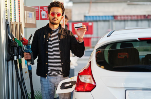 The Best Cards For Getting Cheaper Gas at The Pump