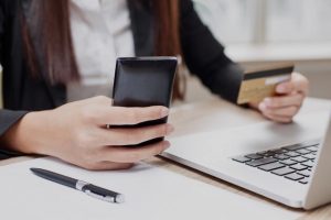 Electronic Banking and Consumer Satisfaction: Key Benefits, Security, and Top Platforms