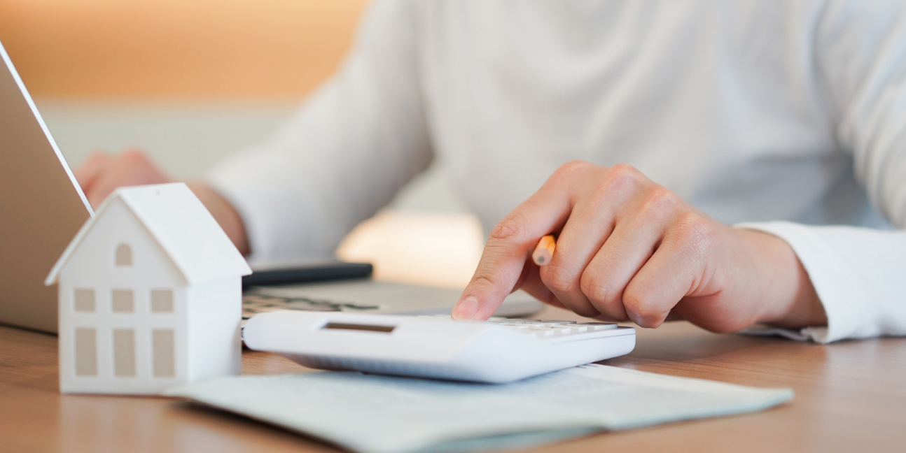 What To Consider Before Refinancing Your Home (Complete Checklist)